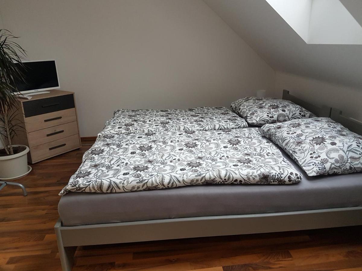 Apartman V Aleji Slavkov u Brna Extérieur photo