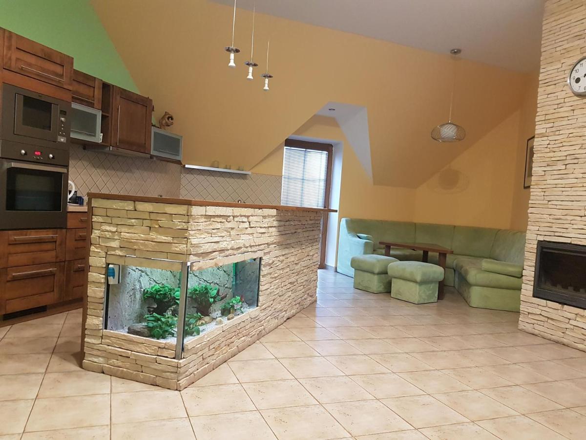 Apartman V Aleji Slavkov u Brna Extérieur photo