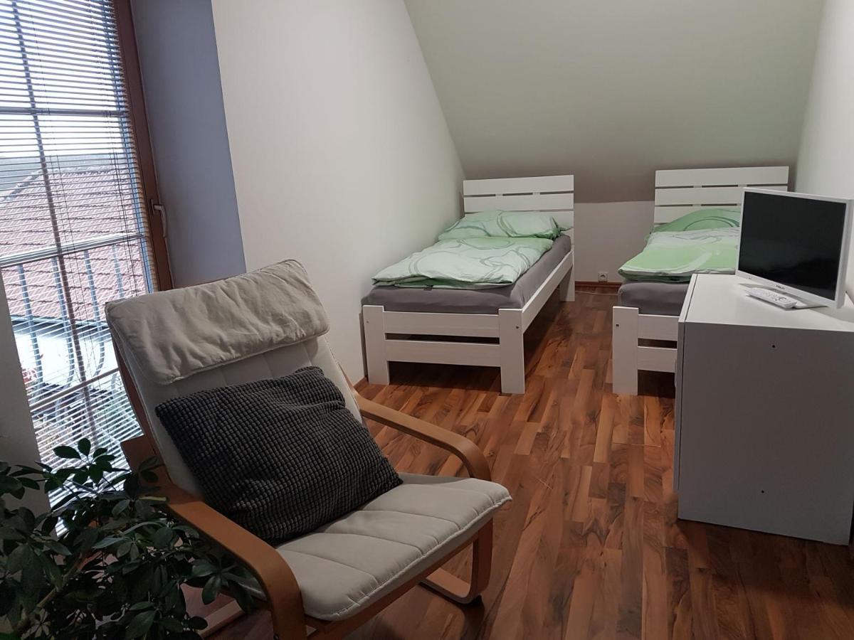 Apartman V Aleji Slavkov u Brna Extérieur photo