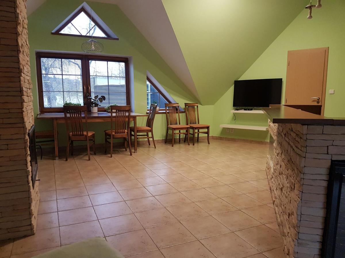 Apartman V Aleji Slavkov u Brna Extérieur photo